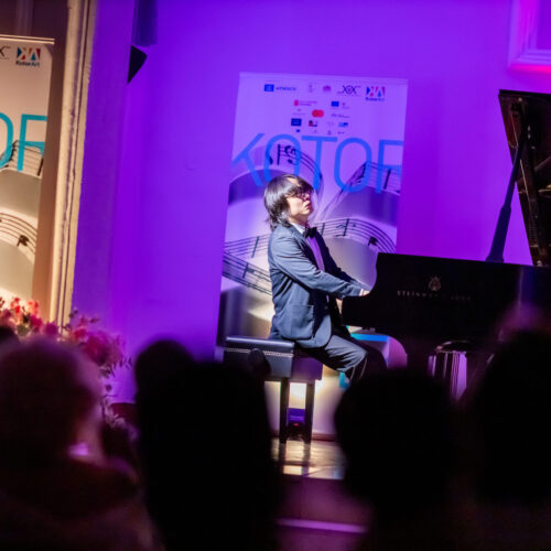 China Stage na KotorArtu: Siheng Sung predstavio muzički dijalog Istoka i Zapada